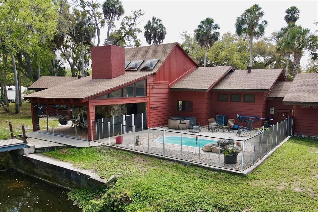 Recently Sold: $2,900,000 (3 beds, 4 baths, 2674 Square Feet)