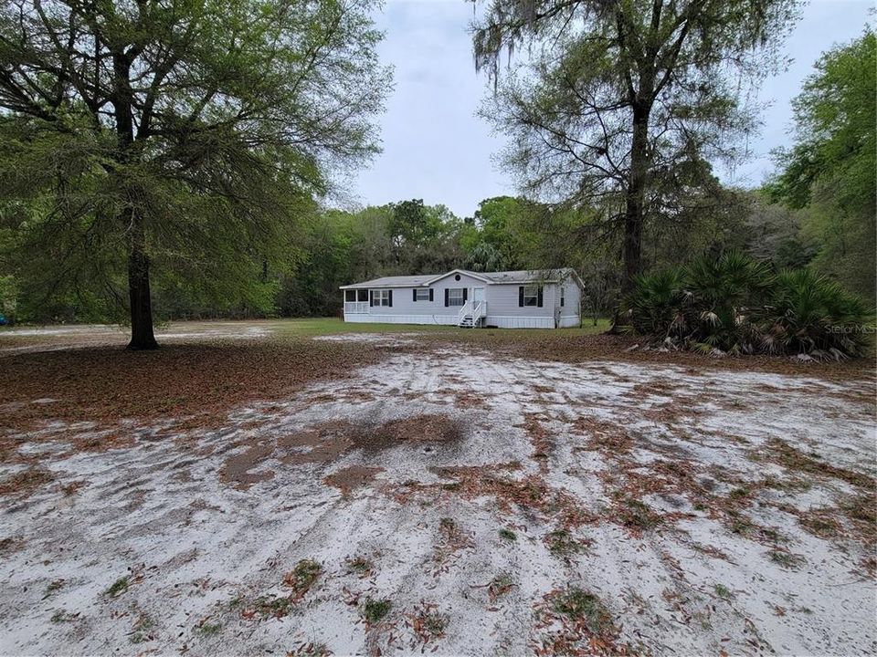Recently Sold: $157,500 (3 beds, 2 baths, 1404 Square Feet)