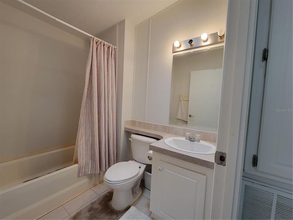 最近售出: $157,500 (3 贝兹, 2 浴室, 1404 平方英尺)