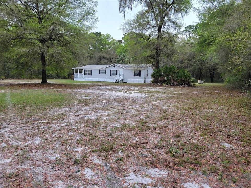 Recently Sold: $157,500 (3 beds, 2 baths, 1404 Square Feet)