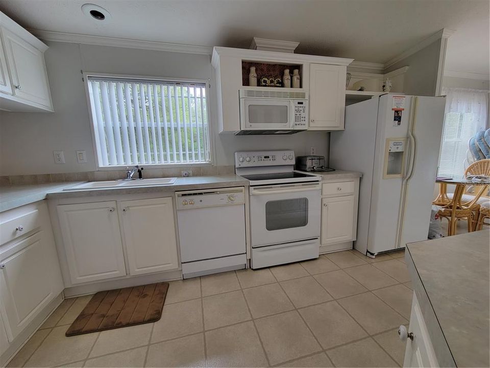 Recently Sold: $157,500 (3 beds, 2 baths, 1404 Square Feet)