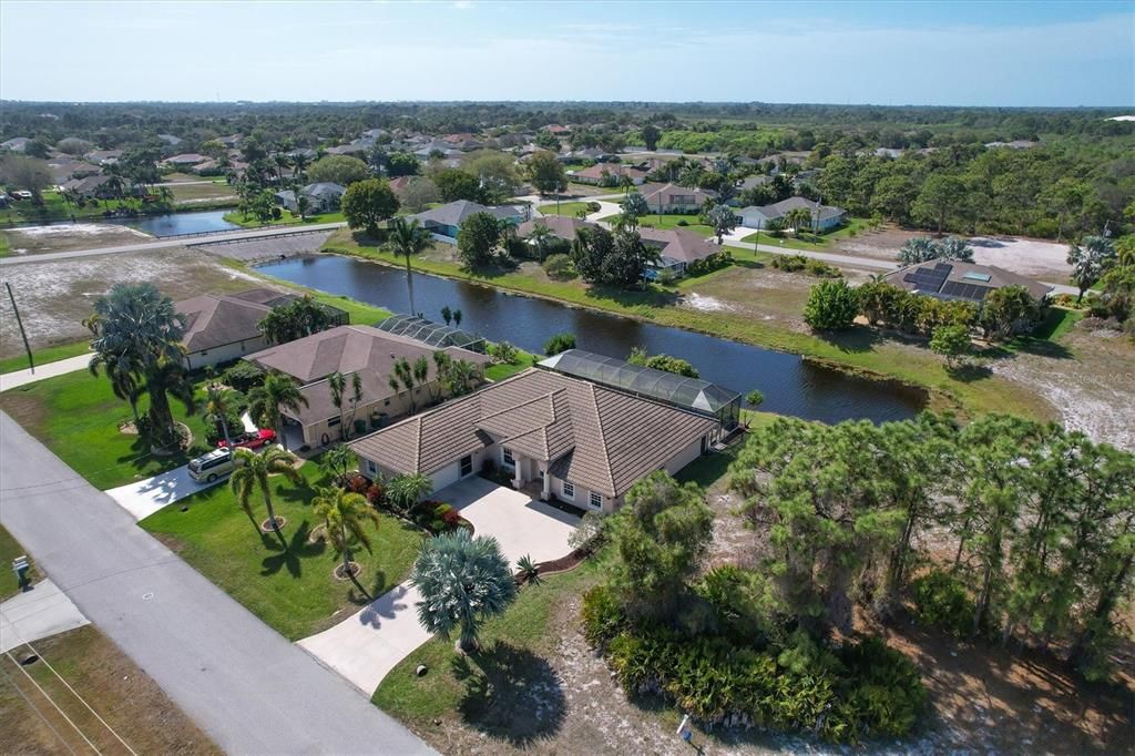 Canal front home among beautiful homes in Rotonda West White Marsh