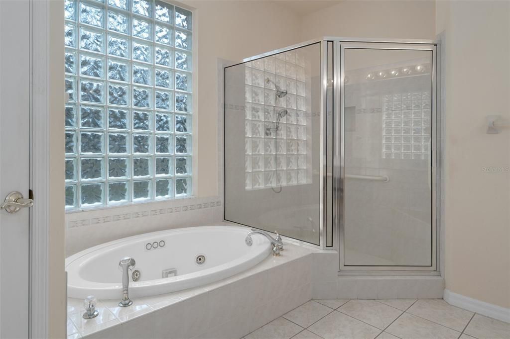 Недавно продано: $499,000 (4 спален, 3 ванн, 2712 Квадратных фут)