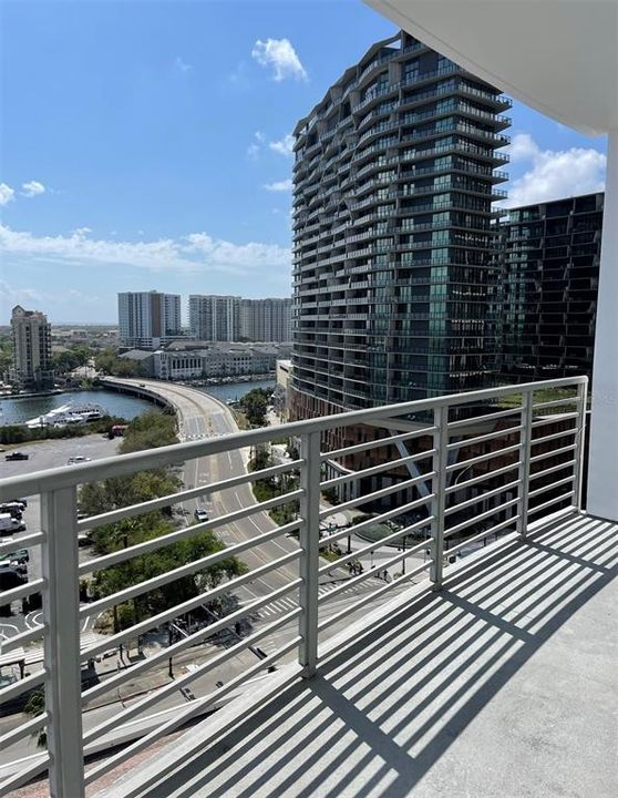 Recently Sold: $715,000 (2 beds, 2 baths, 1378 Square Feet)