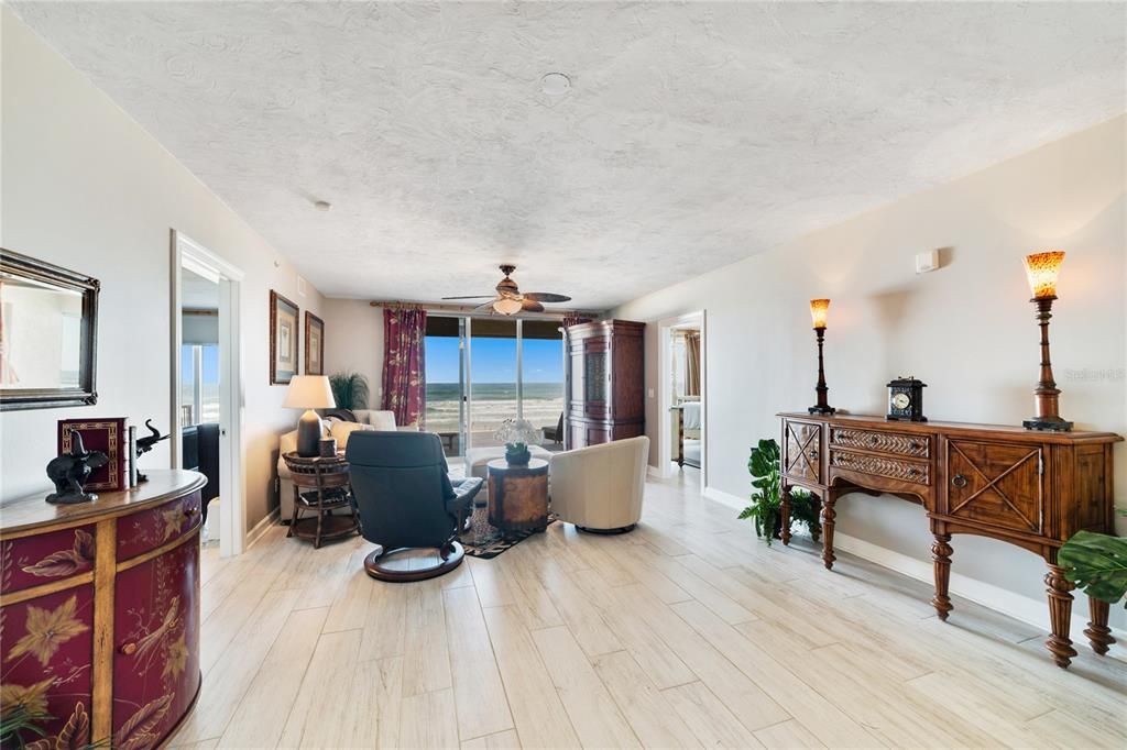 Recently Sold: $965,000 (3 beds, 3 baths, 2060 Square Feet)