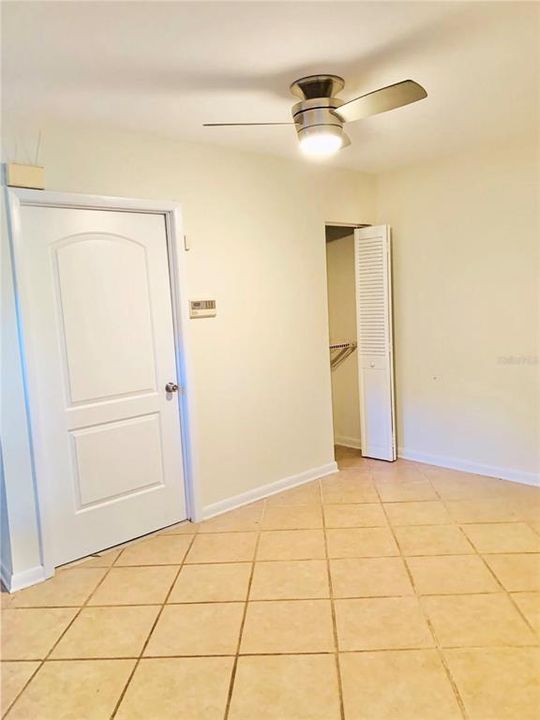 Recently Rented: $3,175 (2 beds, 1 baths, 1200 Square Feet)