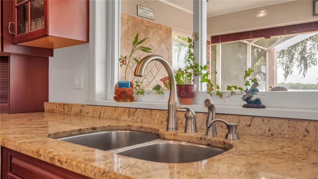 Recently Sold: $850,000 (3 beds, 2 baths, 3427 Square Feet)