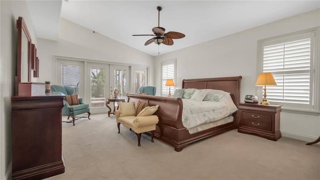 Recently Sold: $850,000 (3 beds, 2 baths, 3427 Square Feet)