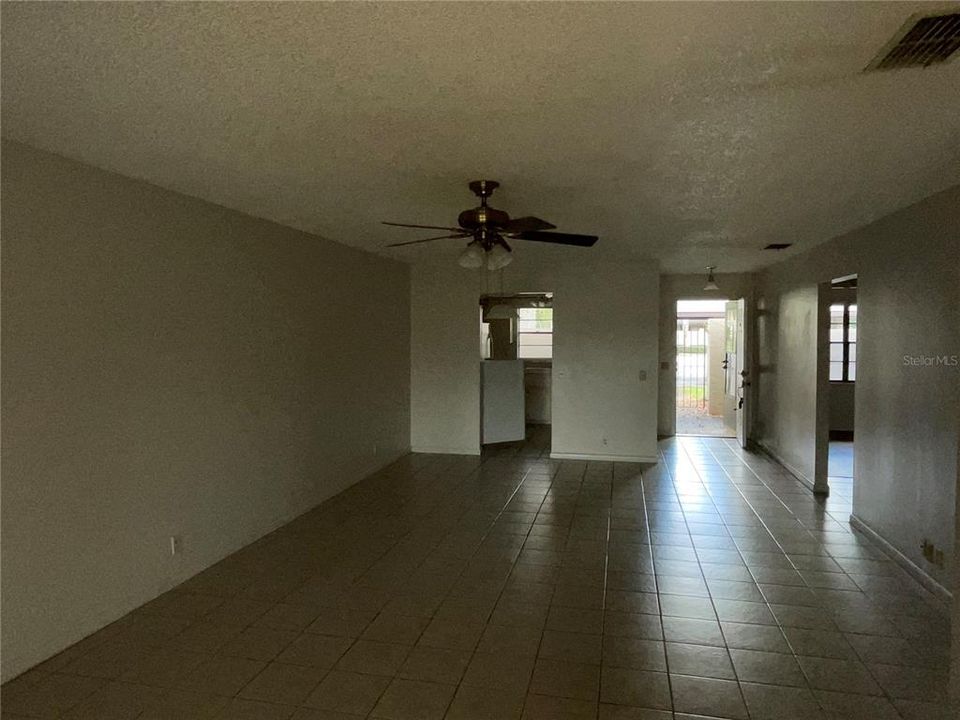 Recently Rented: $1,250 (2 beds, 2 baths, 1410 Square Feet)