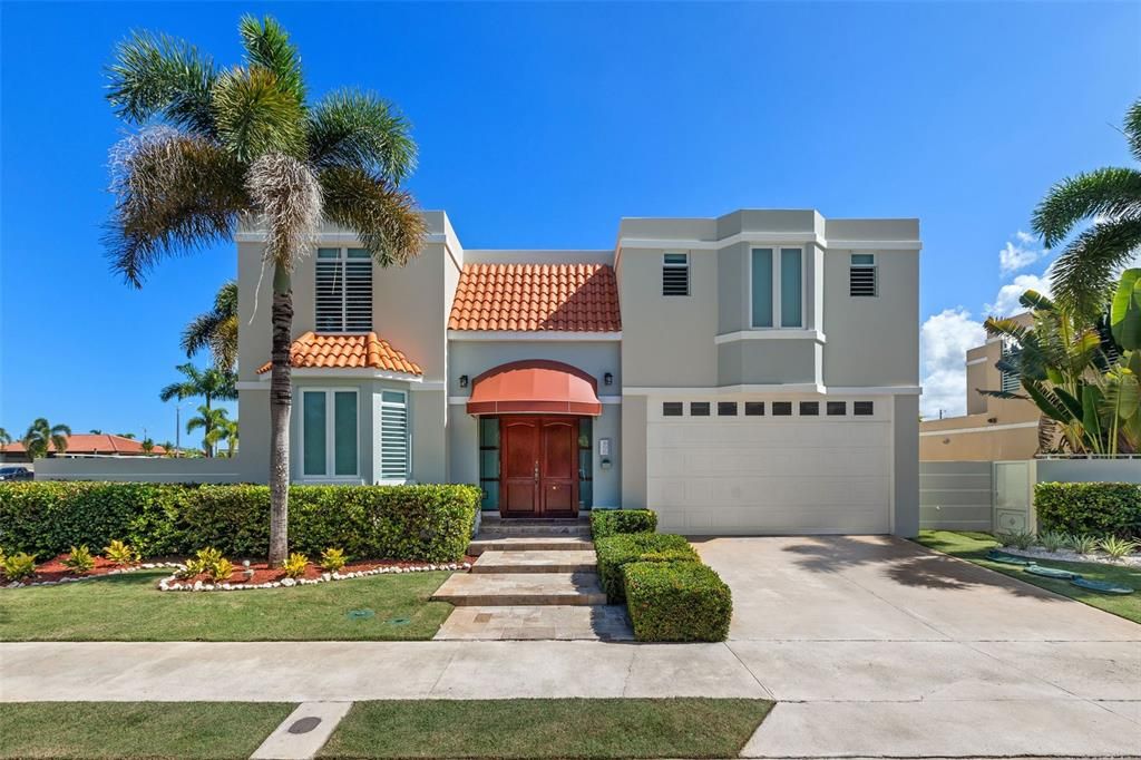 Recently Sold: $1,300,000 (5 beds, 3 baths, 3237.25 Square Feet)