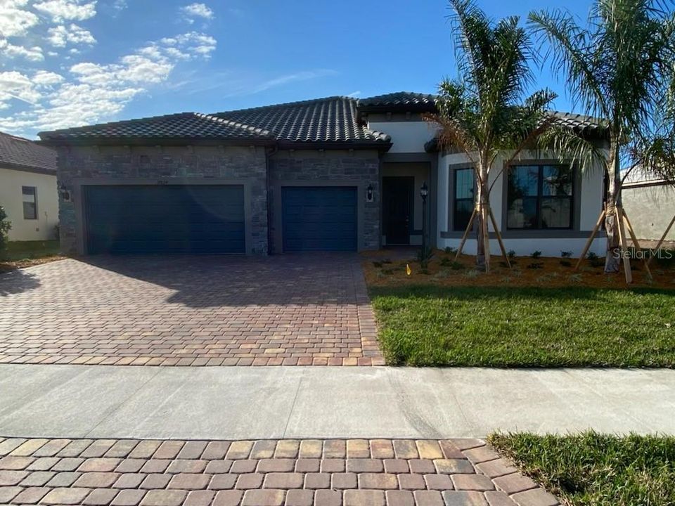 Recently Sold: $840,159 (3 beds, 3 baths, 2808 Square Feet)