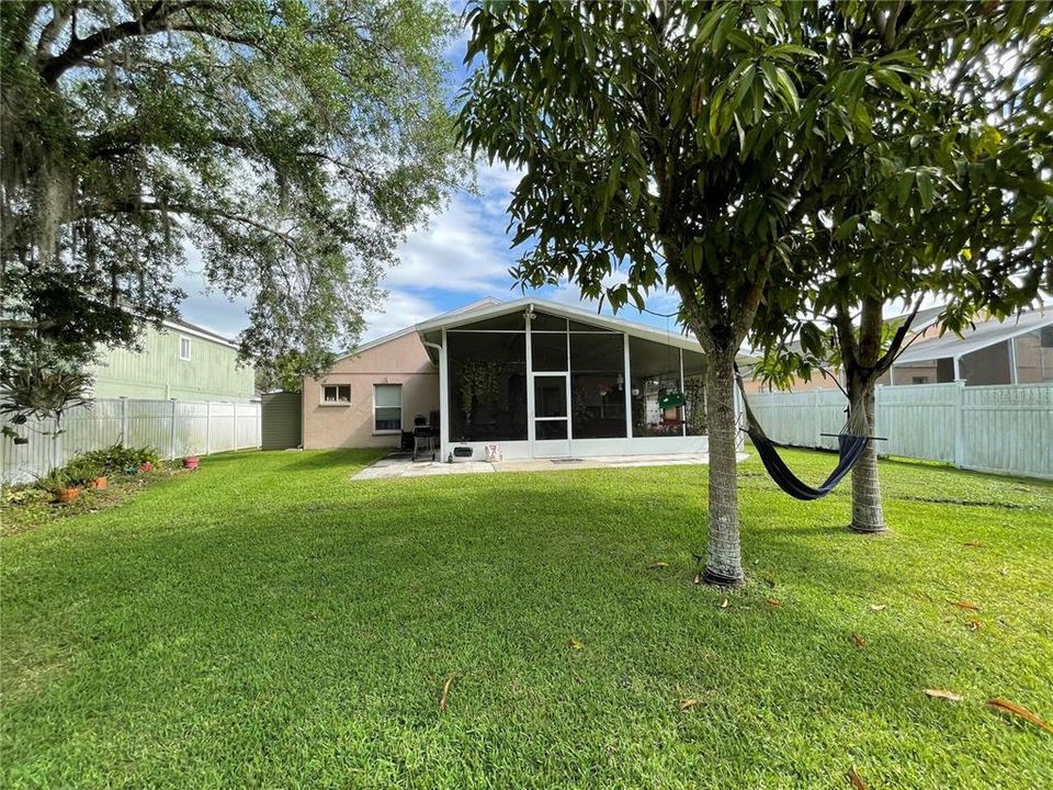 Recently Sold: $400,000 (3 beds, 2 baths, 1636 Square Feet)