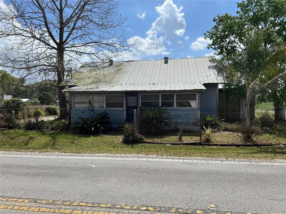 Recently Sold: $100,000 (3 beds, 1 baths, 1316 Square Feet)