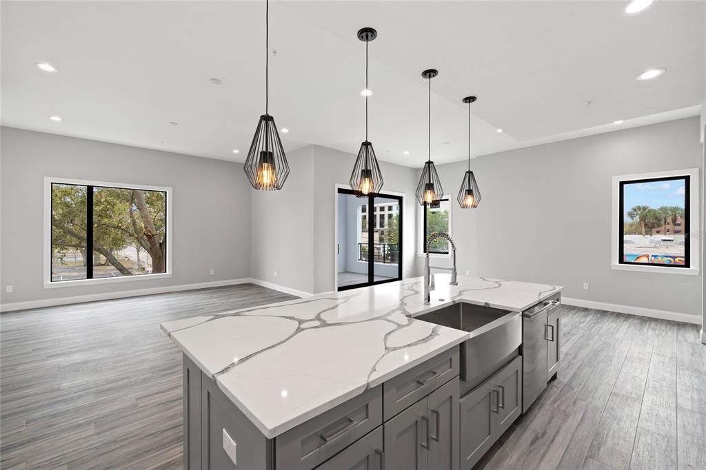Recently Sold: $1,365,000 (3 beds, 4 baths, 3268 Square Feet)
