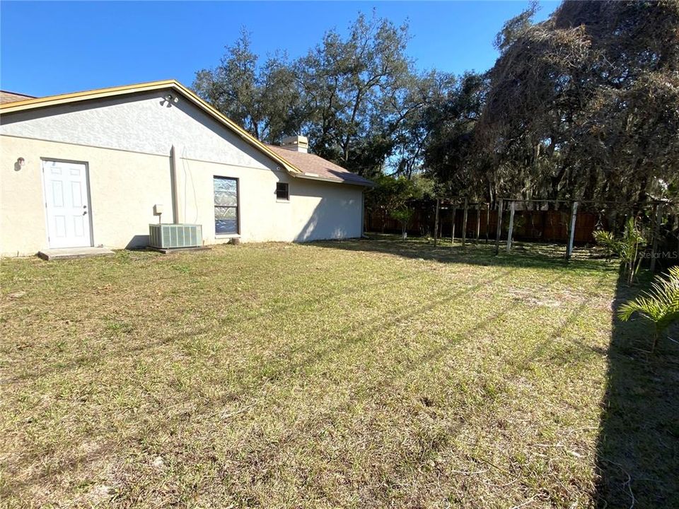 Recently Sold: $340,000 (3 beds, 2 baths, 1554 Square Feet)
