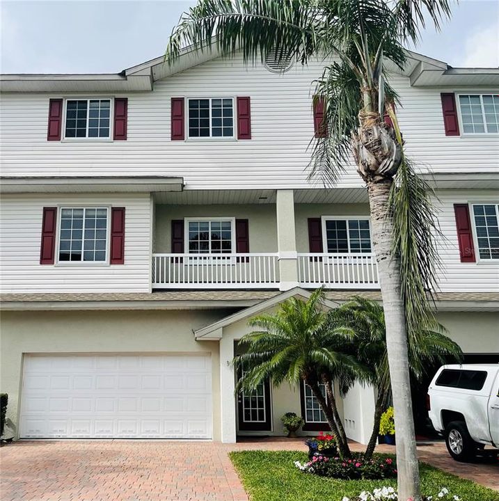 Recently Sold: $430,000 (4 beds, 3 baths, 2604 Square Feet)