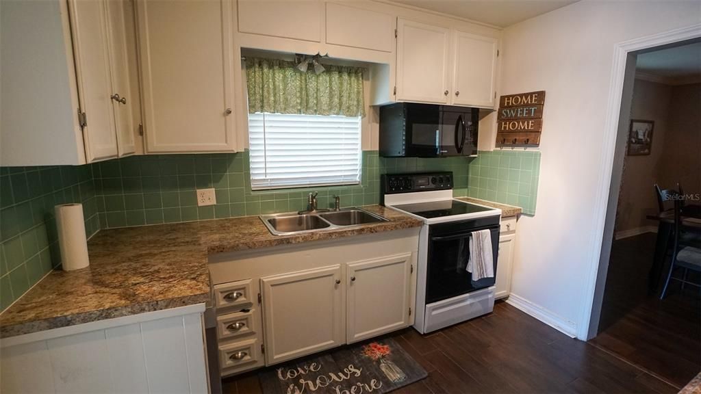 Recently Sold: $244,500 (3 beds, 1 baths, 1100 Square Feet)
