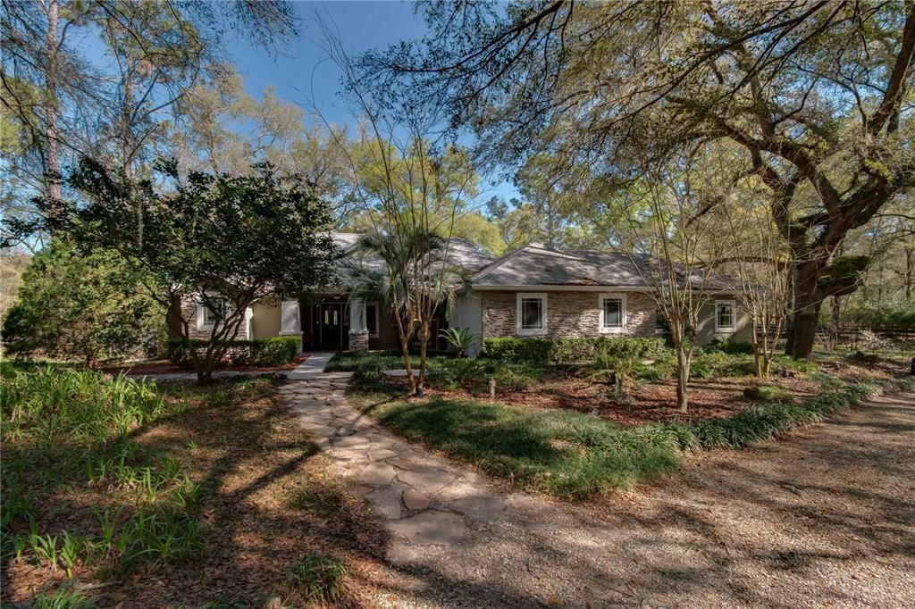 Recently Sold: $849,000 (4 beds, 3 baths, 2825 Square Feet)