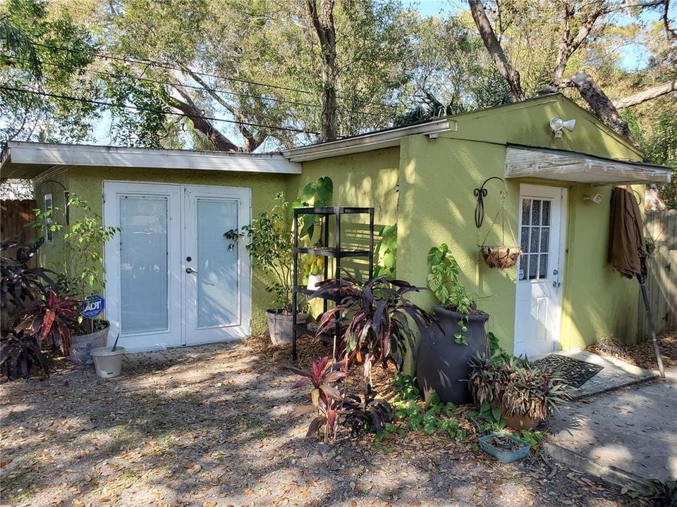 Recently Sold: $365,000 (3 beds, 1 baths, 1436 Square Feet)
