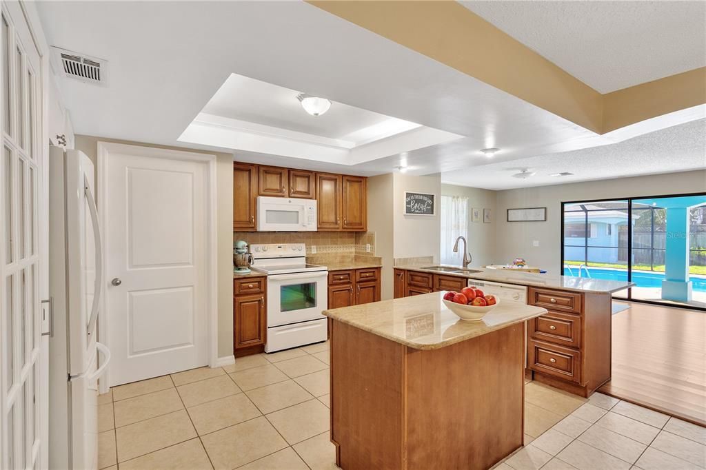 Recently Sold: $425,000 (4 beds, 2 baths, 2019 Square Feet)