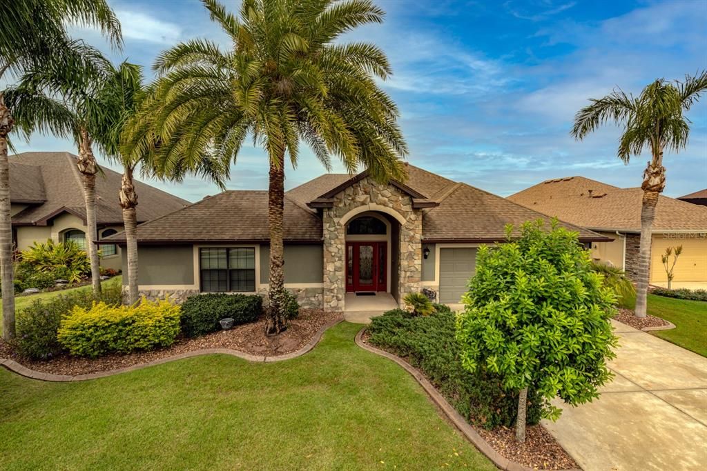 Recently Sold: $549,900 (3 beds, 3 baths, 2423 Square Feet)