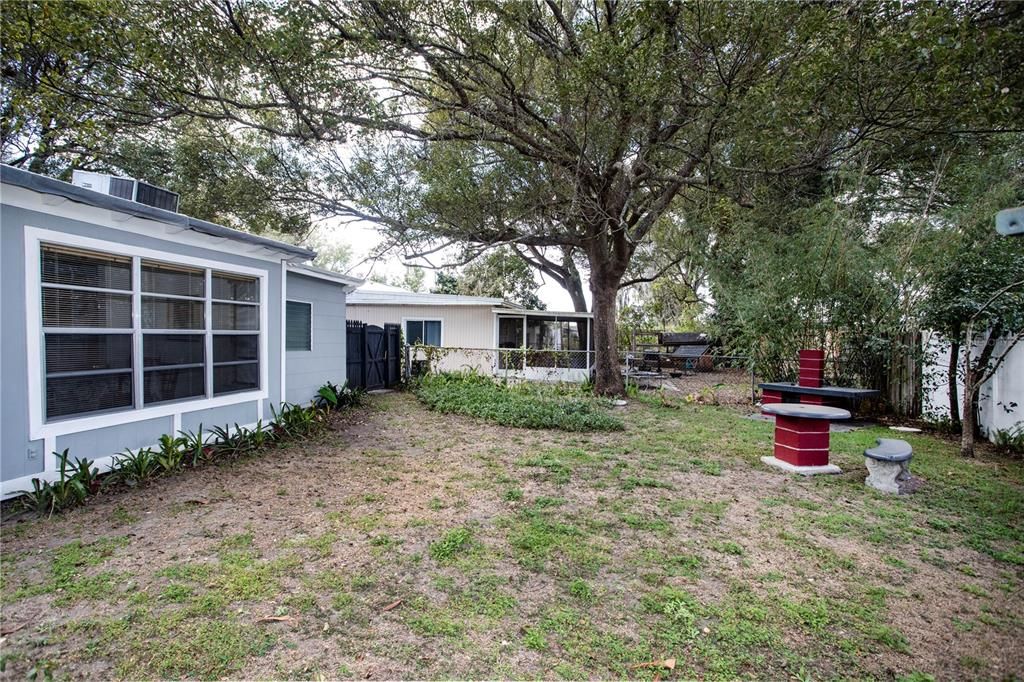 Recently Sold: $135,000 (2 beds, 1 baths, 718 Square Feet)