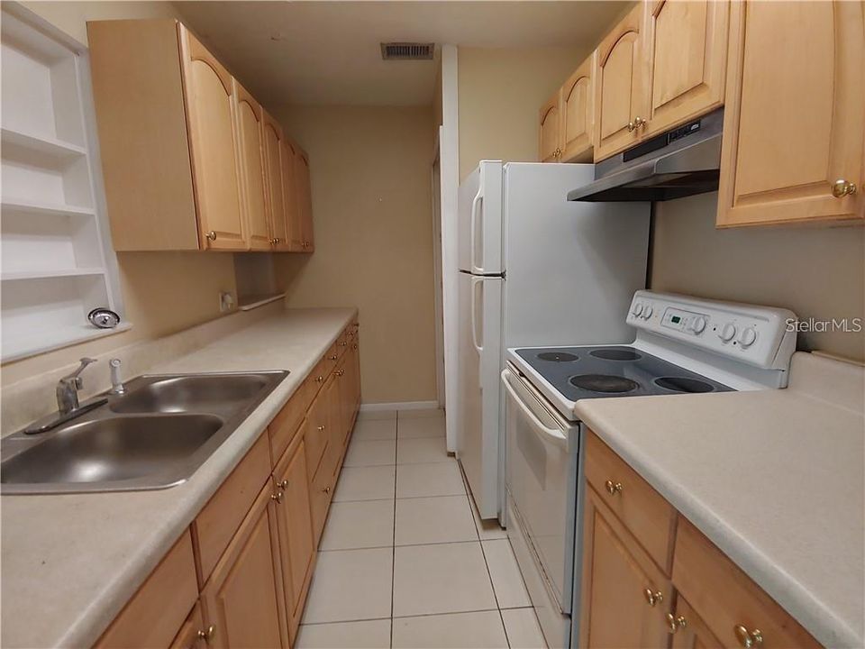 Recently Rented: $3,200 (2 beds, 2 baths, 910 Square Feet)