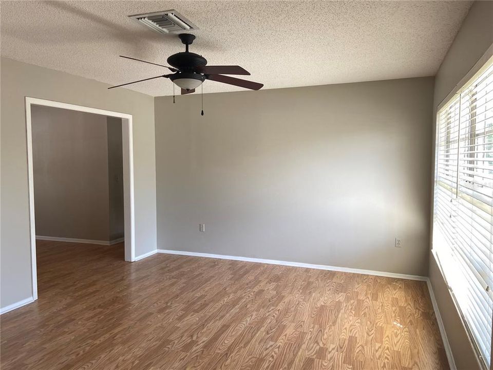 Recently Rented: $2,600 (3 beds, 2 baths, 1546 Square Feet)
