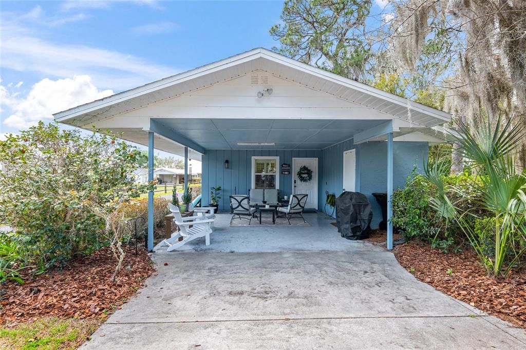 Recently Sold: $819,000 (6 beds, 3 baths, 2348 Square Feet)
