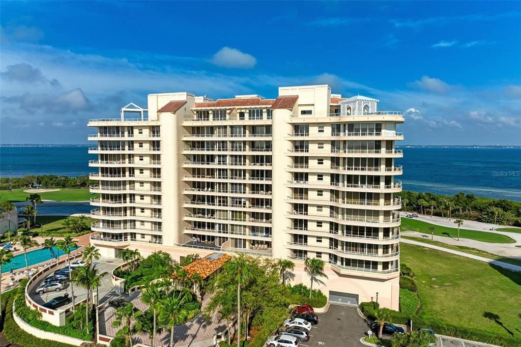 Vendido Recientemente: $2,500,000 (3 camas, 3 baños, 2925 Pies cuadrados)