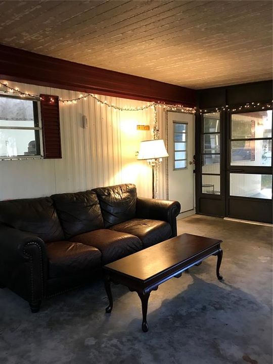 Enclosed Porch/Florida Room