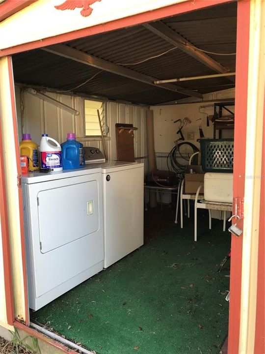 Shed/laundry
