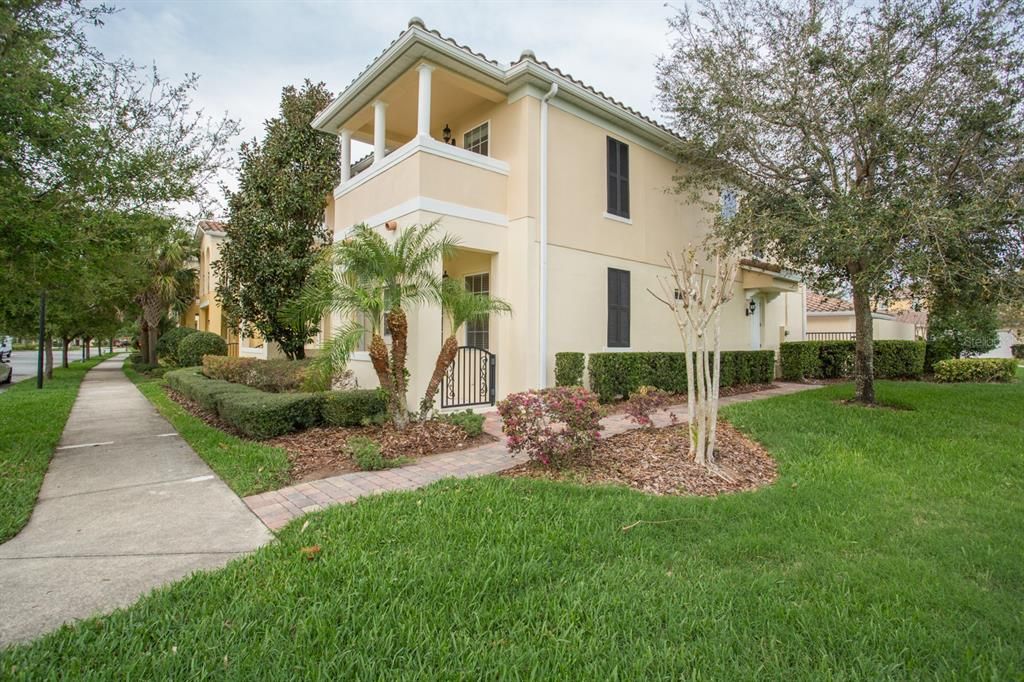 Recently Sold: $450,000 (3 beds, 3 baths, 1835 Square Feet)