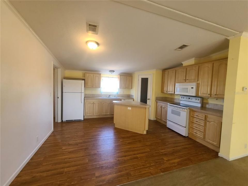 Recently Sold: $169,900 (3 beds, 2 baths, 1144 Square Feet)