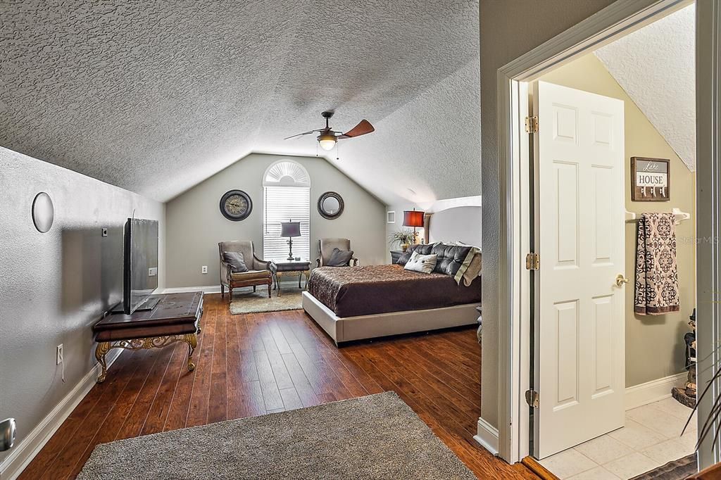 BONUS ROOM/BEDROOM UPSTAIRS