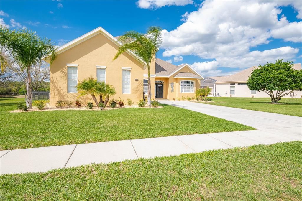 Recently Sold: $435,000 (3 beds, 2 baths, 2089 Square Feet)