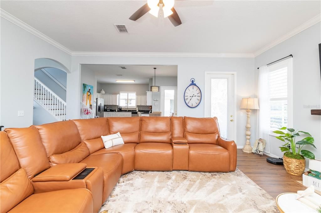 Recently Sold: $435,000 (3 beds, 2 baths, 2089 Square Feet)