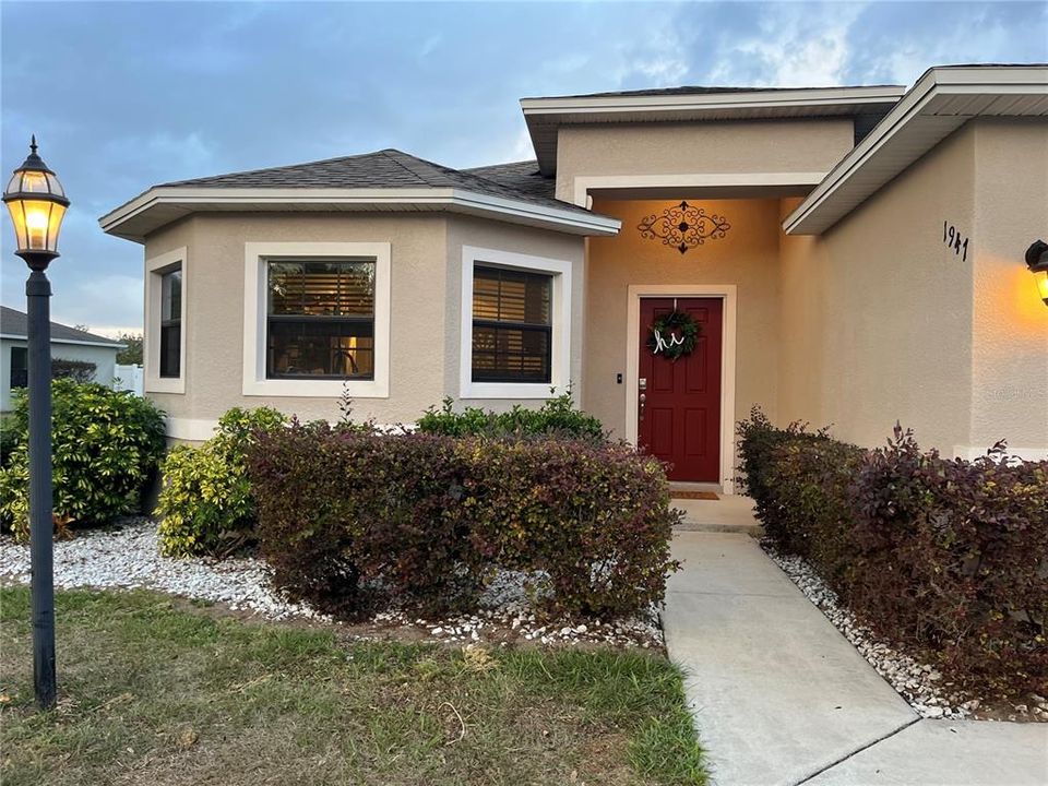 Recently Sold: $350,000 (4 beds, 2 baths, 1805 Square Feet)