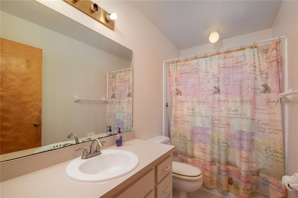 最近售出: $424,700 (3 贝兹, 2 浴室, 1441 平方英尺)