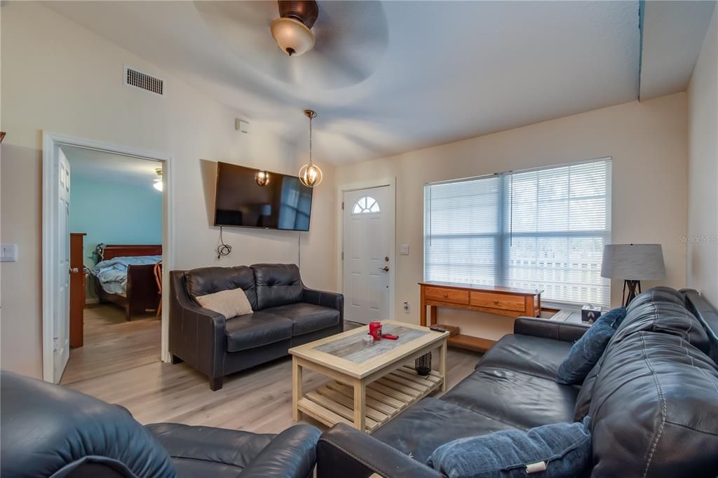 Recently Sold: $265,000 (3 beds, 2 baths, 1756 Square Feet)