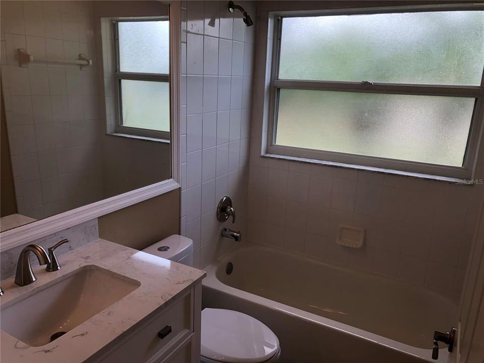 最近租的: $2,400 (3 贝兹, 2 浴室, 1453 平方英尺)