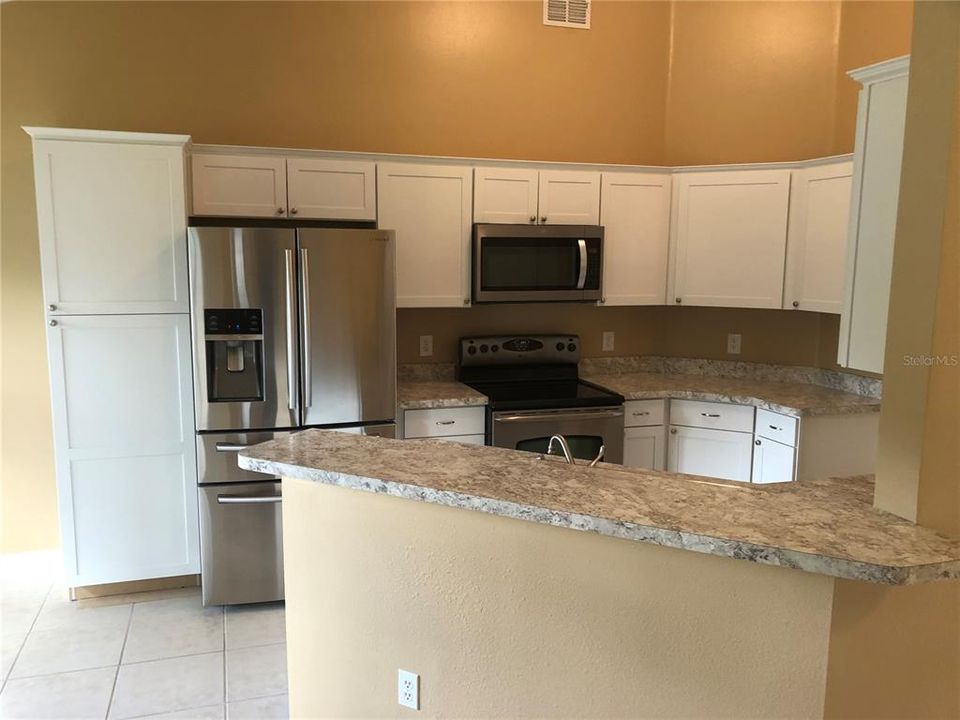 Recently Rented: $2,400 (3 beds, 2 baths, 1453 Square Feet)