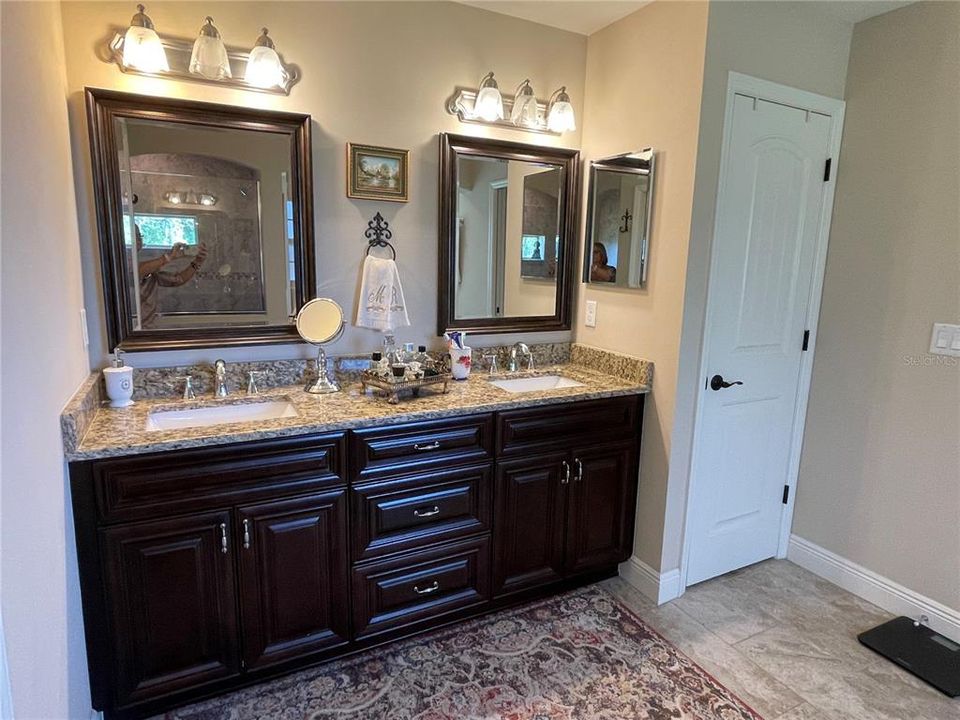 Master Bath His and Her Sinks