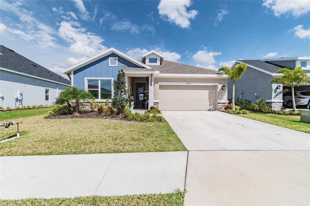 Recently Sold: $585,000 (4 beds, 3 baths, 2419 Square Feet)