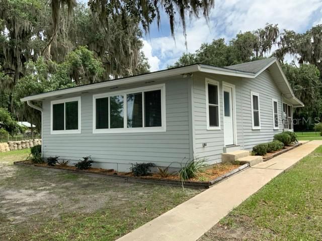 Recently Sold: $565,000 (2 beds, 1 baths, 820 Square Feet)