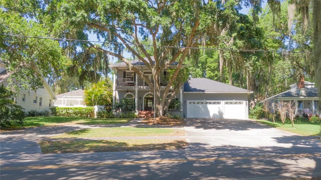 Recently Sold: $819,900 (4 beds, 4 baths, 3520 Square Feet)