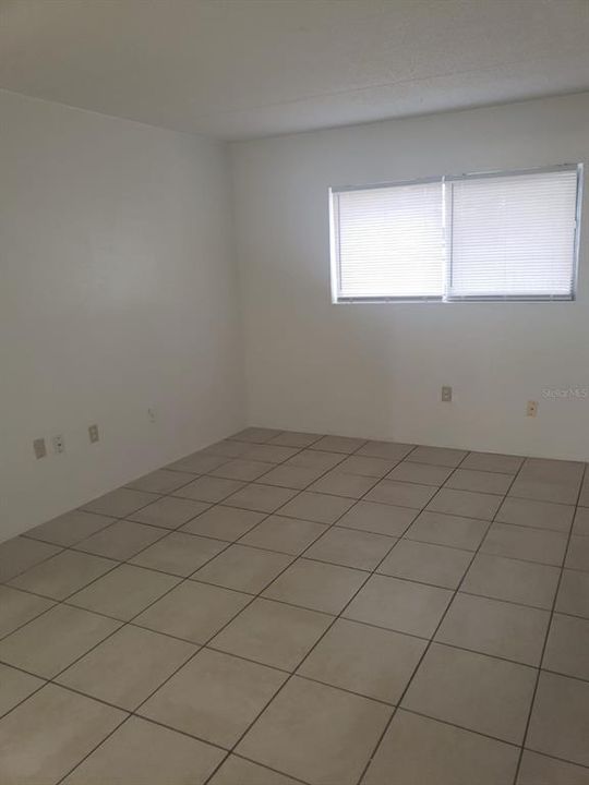 Recently Rented: $850 (2 beds, 1 baths, 900 Square Feet)
