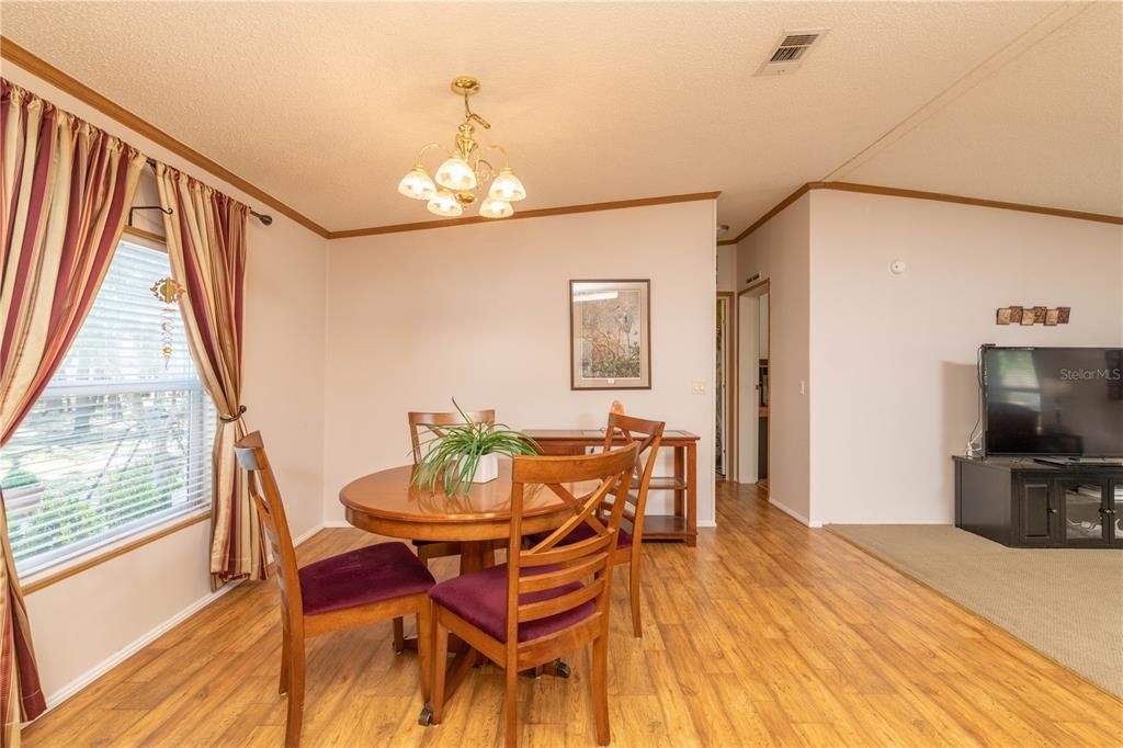 Recently Sold: $299,900 (3 beds, 2 baths, 1568 Square Feet)