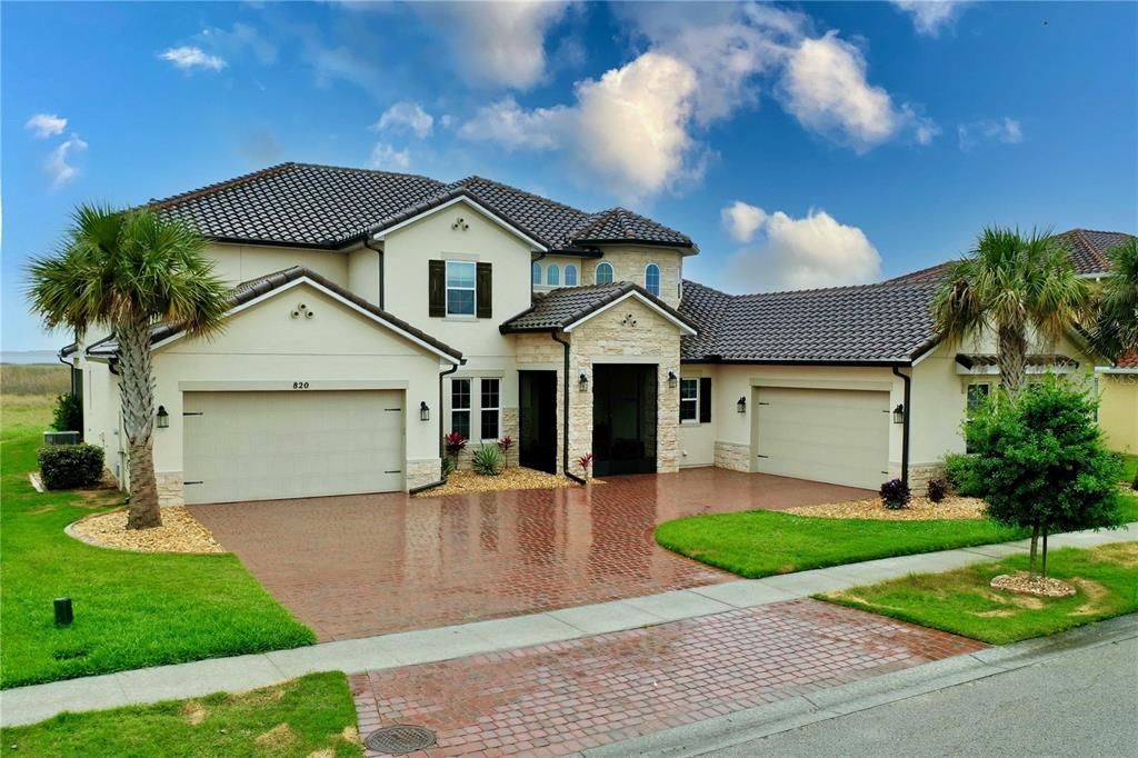 Recently Sold: $999,000 (5 beds, 5 baths, 5428 Square Feet)