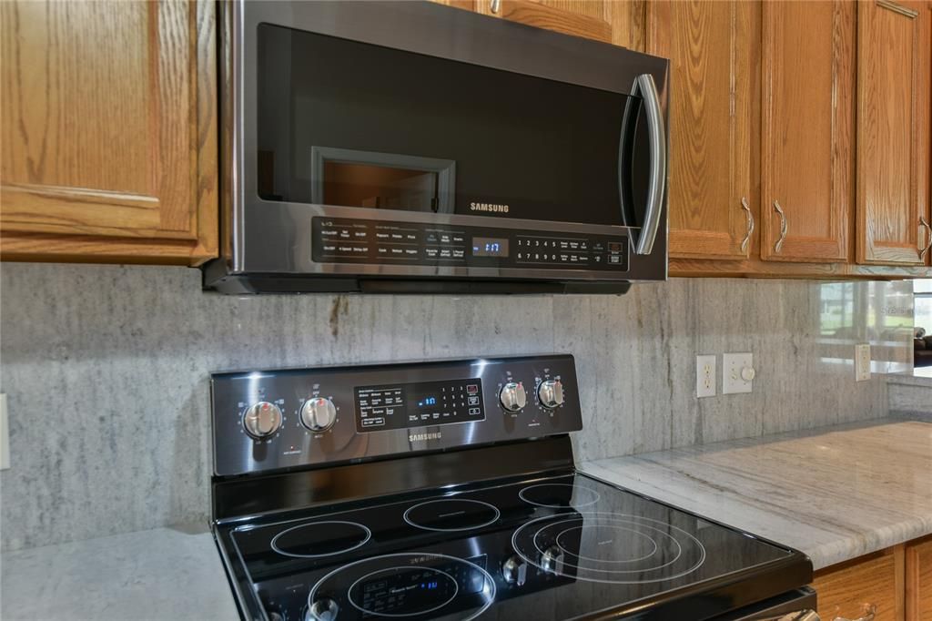 Electric Range & Microwave